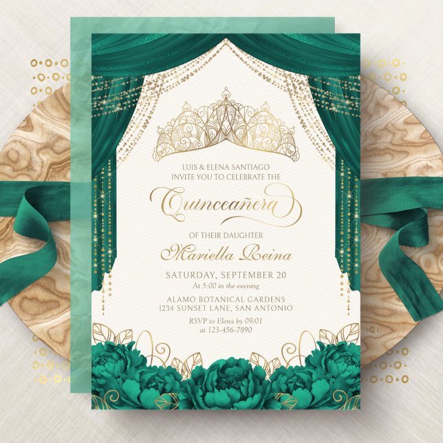 Green Princess Crown Floral Quinceanera Einladung (Von Creator hochgeladen)