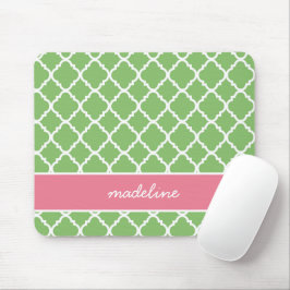 Green Quatrefoil | Rosa und grüne Preppy Mousepad