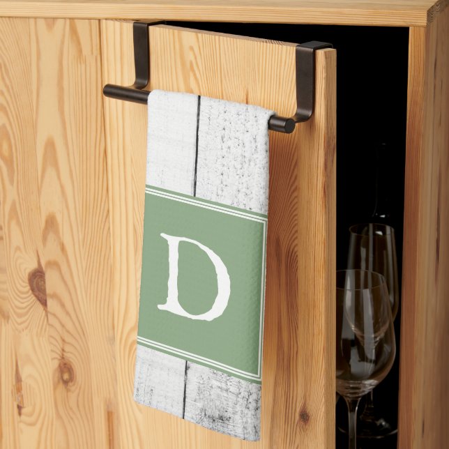 Green Rustic Monogram Handtuch (Drittel gefaltet)