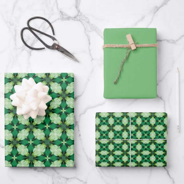 Green, Sage & Black Tile Muster Geschenkpapier Set (Vorderseite)