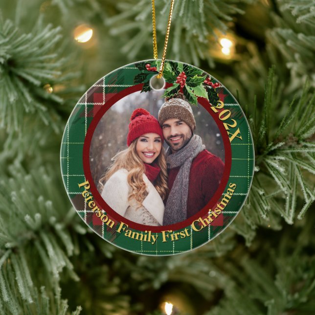 Green Scottish Kariert | Unser erstes Weihnachts-F Keramik Ornament (Baum)