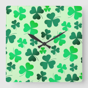 Green Shamrok Clover Pattern Quadratische Wanduhr