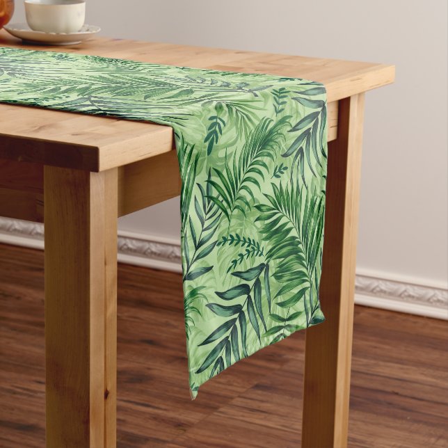 Green Tropical Palm & Monstera Blätter Kurzer Tischläufer (Beispiel)