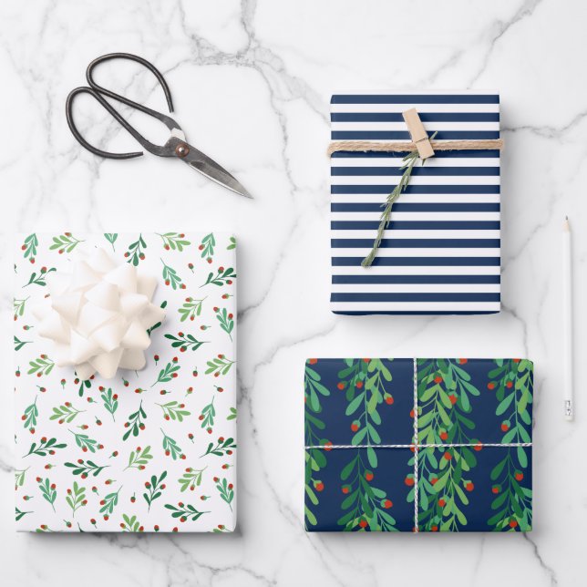 Green Twigs & Red Berries Blaue Weihnachtsmuster Geschenkpapier Set (Vorderseite)