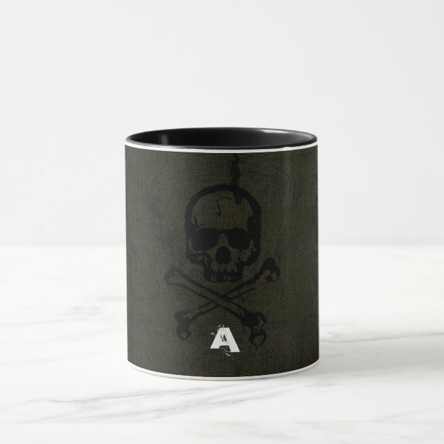 Green Vintag Grunge Skull Crossbones Halloween Tasse (Zentrum)