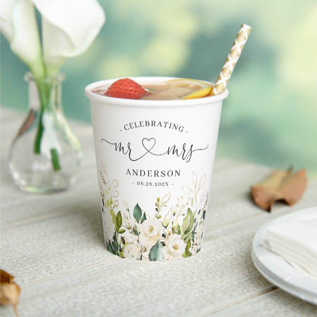 Greenery Floral Mr. und Mrs. Heart Script Wedding Pappbecher (In Situ)
