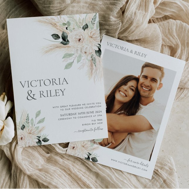 Greenery White Floral Wedding Einladung Victoria (Victoria || Elegant Eucalyptus Greenery and White Floral Wedding Invitation)