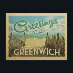 Greenwich Connecticut Beach Vintage Travel Postkarte<br><div class="desc">Dieses Greetings From Greenwich Vintage Postcard Design verfügt über einen Sandstrand mit einem schönen türkisfarbenen Ozean Wasser und über dem Meer,  einen blauen Himmel mit billigen weißen Wolken. Im Vintage Reisen Stil.</div>