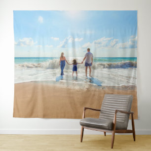 Greifen Sie mit Ihren Fotos auf das Foto zu Wandteppich