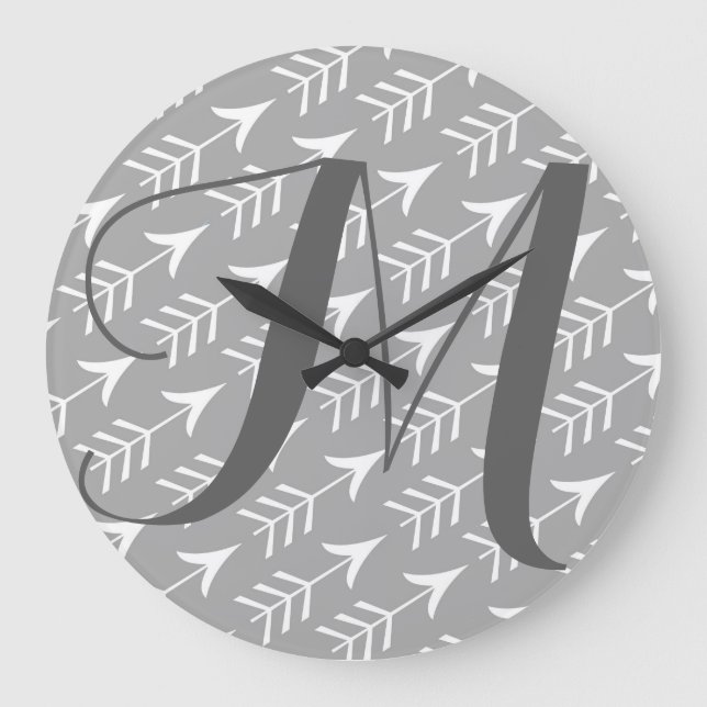 Grey and White Arrows with Monogram Große Wanduhr (Vorderseite)