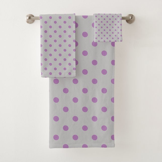 Grey Lila Polka Dot Badhandtuch Set (Insitu)