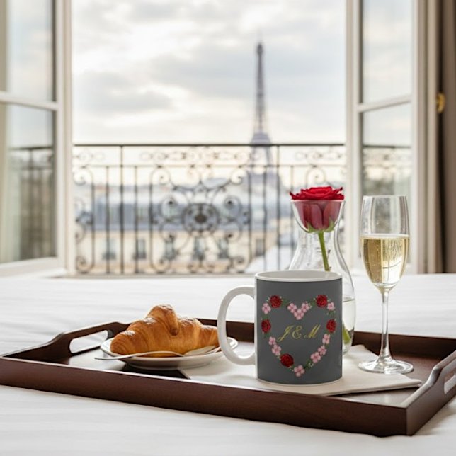Grey mug with pink and red hearts kaffeetasse (Von Creator hochgeladen)
