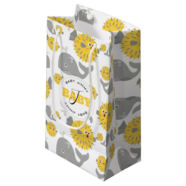 Grey Whale & Blowfish Cartoon Baby Monogram Kleine Geschenktüte (Vorderseite Schrägansicht)