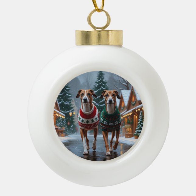 Greyhound Dogs Christmas Snow Holiday Keramik Kugel-Ornament (Vorderseite)