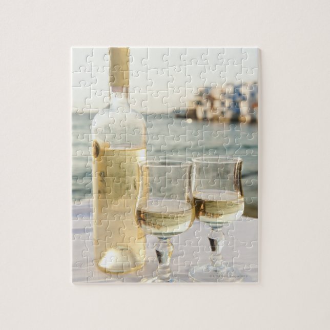 Griechenland, Kykladen-Inseln, Mykonos, Wein auf d (Vertikal)