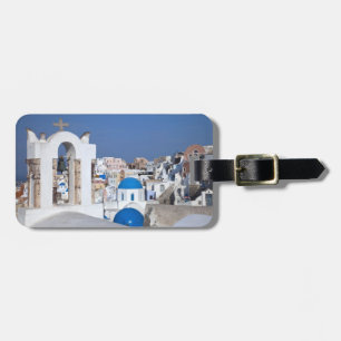 Griechenland, Santorini. Glockenturm und blaue Kup Gepäckanhänger
