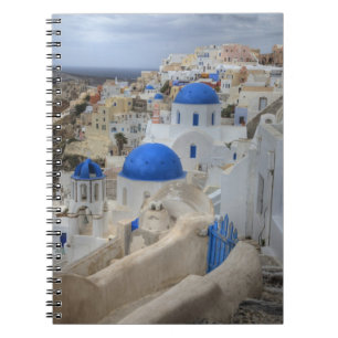 Griechenland, Santorini. Glockenturm und blaue Kup Notizblock
