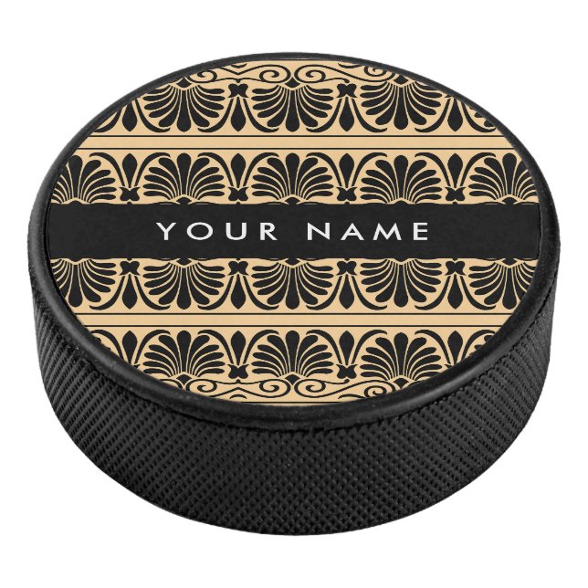 Griechisch Fret Arabesque Brown, Ihr Name, persona Eishockey Puck (3/4)