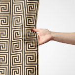 Griechisch Meander Key Squares Muster Brown Schal<br><div class="desc">Elegantes,  stilvolles und raffiniertes griechisches Muster in brauner und schwarzer Farbe. Moderne und trendige Geschenke,  perfekt für den mediterranen Liebhaber in Ihrem Leben.</div>