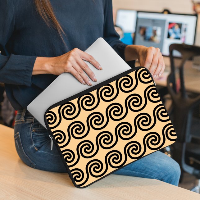 Griechisch Meander Key Waves Muster Brown Laptopschutzhülle (Von Creator hochgeladen)