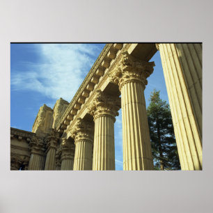 Griechische Art-Spalten am Palast von schönen Poster