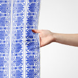 Griechisches Mittelmeer Arabeske Muster Blau Schal<br><div class="desc">Elegantes,  stilvolles und raffiniertes griechisches Muster in Blau und Weiß. Moderne und trendige Geschenke,  perfekt für den mediterranen Liebhaber in Ihrem Leben.</div>