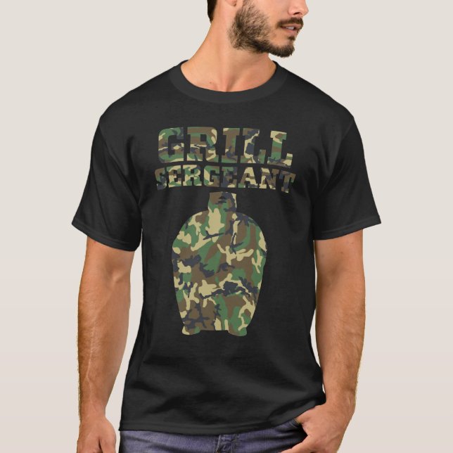 Grill Sergeant Camouflage Kamado GRILLEN Gift Mili T-Shirt (Vorderseite)