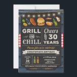 Grillen Grill und Chill Birthday Einladung<br><div class="desc">GRILLEN Grill und Chill Birthday Einladung mit Kreidebrett und Schrift mit individualisierbarem Alter.</div>