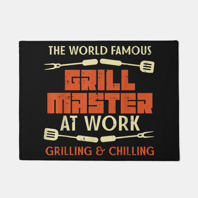 Grillmeister bei der Arbeit Grillabkühlung Funny G Fußmatte (Vorderseite)