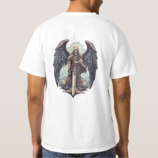 grimmige Reperin mit Flügeln und Schwerthemd T-Shirt