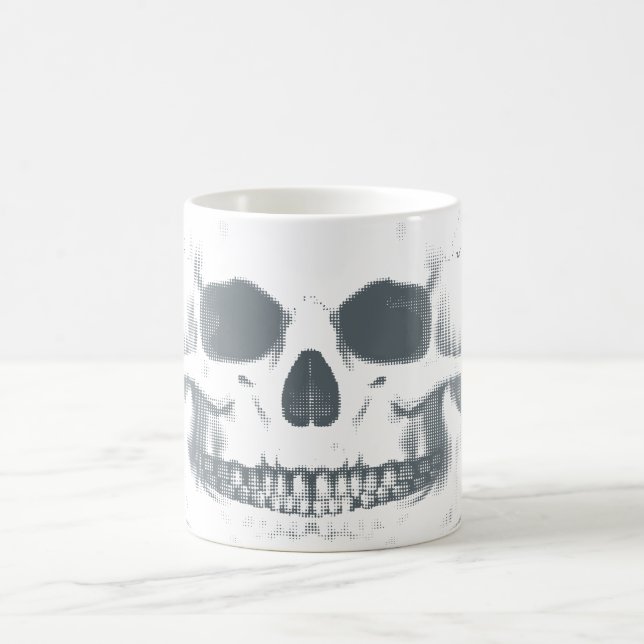 Grinsender Schädel. verwandelnde Tasse (Mittel)