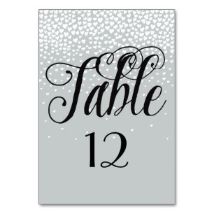 Gris blanc Confetti Coeurs numéro de table