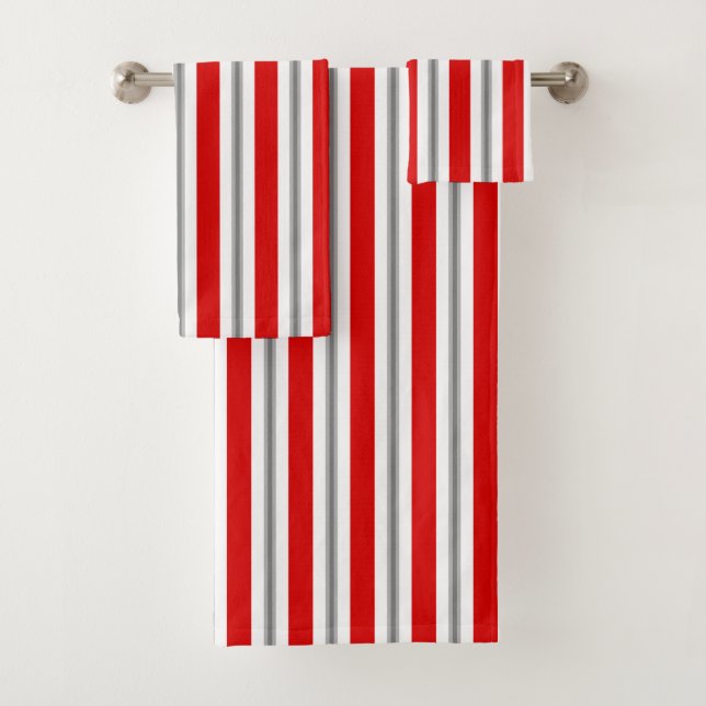 Gris d'été, rouge profond, blanc et gris (En situation)