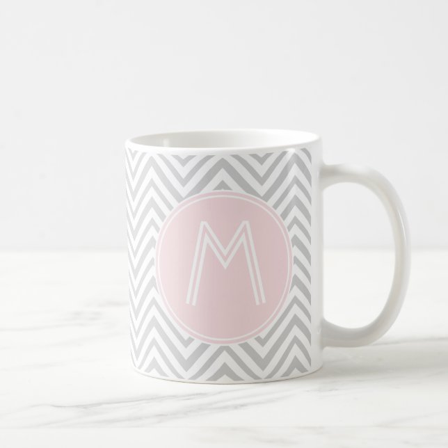 Gris et Blush Chevron Motif Monogram Mug (Droite)