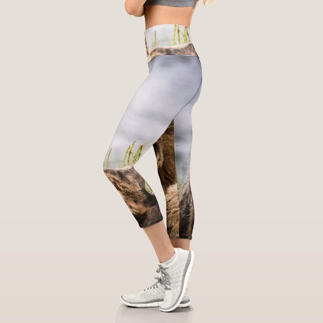 Grizzy Cubs suchen nach ihrer Mutter Capri Leggings (Links)