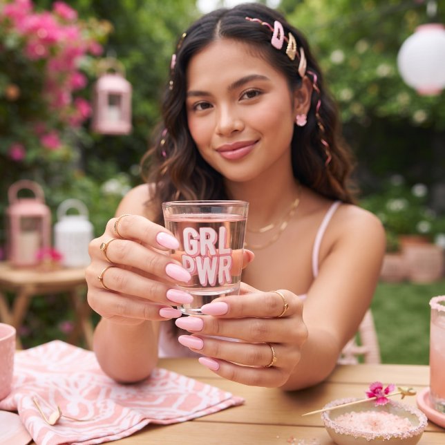 GRL PWR SCHNAPSGLAS (Von Creator hochgeladen)