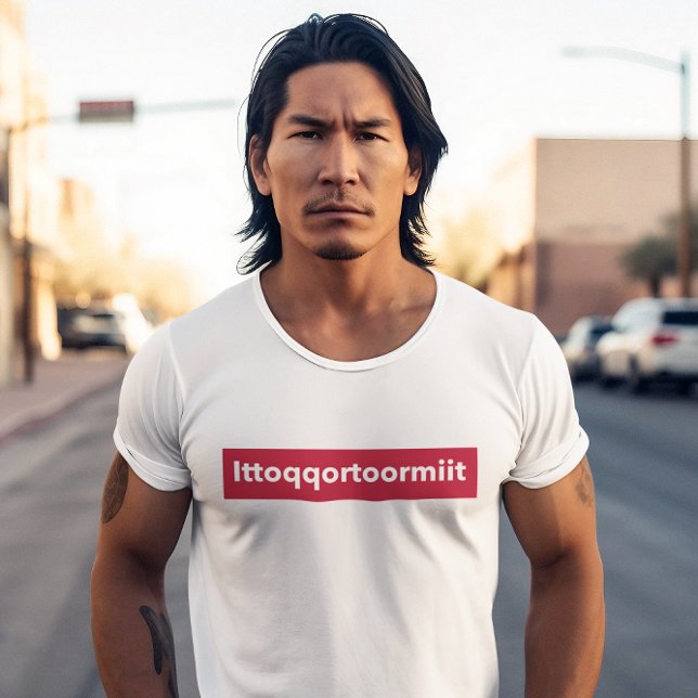 Grönland Ittoqortoormiit Rote Typografie T-Shirt (Von Creator hochgeladen)
