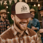 Groom Cowboy Western Bachelor Party Truckerkappe<br><div class="desc">Überraschen Sie den Bräutigam mit diesem lustigen Western Bachelor Party Trucker Hut! Das lustige Design zeichnet sich durch Vintage Holzschnitt-Schrift-Lektüre aus: The Groom. Es gibt einen Cowboystiefel,  Hut und Sheriffs Abzeichen,  das "Party Posse" liest. Der Boden hat Platz für den Namen des Bräutigams und das Datum der Junggesellen-Party.</div>