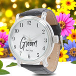 Groom Schwarz-weiße Skripthochzeit Armbanduhr<br><div class="desc">Groom Schwarz-weiße Script Hochzeitswache. Karo unten in unserer Shop-Kollektion für passende Artikel.</div>