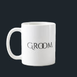 Groom White Black Typografy Wedding Kaffeetasse<br><div class="desc">So eine schicke und stilvolle Tasse für den Bräutigam. Das ist so elegant. Er wird die Liebe beim Zuhause oder bei der Arbeit benutzen.</div>