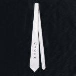 Groom White Modern Typografie für ihn Krawatte<br><div class="desc">Niedliche Groom weiße Krawatte mit schwarzer Typografie. Lass allen,  dass du der glückliche Typ bist. Ich denke,  das würde in diesem hübschen Bräutigam großartig aussehen. Er wird stolz sein,  es zu tragen.</div>