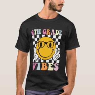 Groovy 4. Klasse Vibes Smile Face Zurück zur Schul T-Shirt