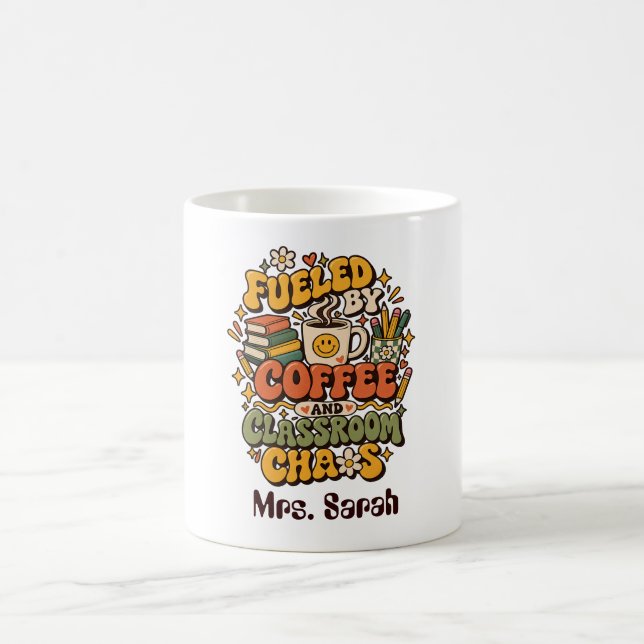 Groovy - Angetrieben von Kaffee und Klassenchaos - Kaffeetasse (Mittel)