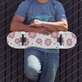 Groovy Blume Skateboard Design