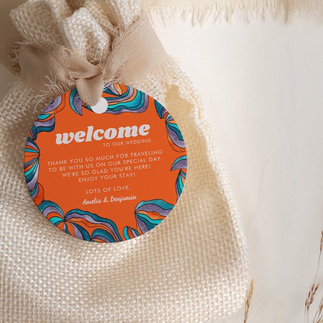 Groovy Boho Retro Orange Wavy Monogram Wedding Geschenkanhänger (Front)