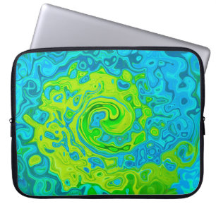 Groovy Chartreuse und Aquamarin Flüssigkeit Wirbel Laptopschutzhülle