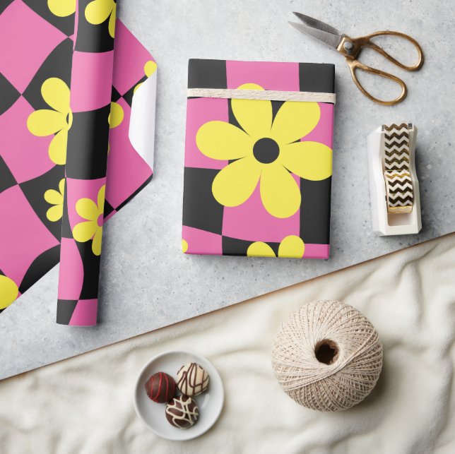 Groovy Daisy Floral Checkerboard, Y2K 90s Wrappin Geschenkpapier (Kunsthandwerk)