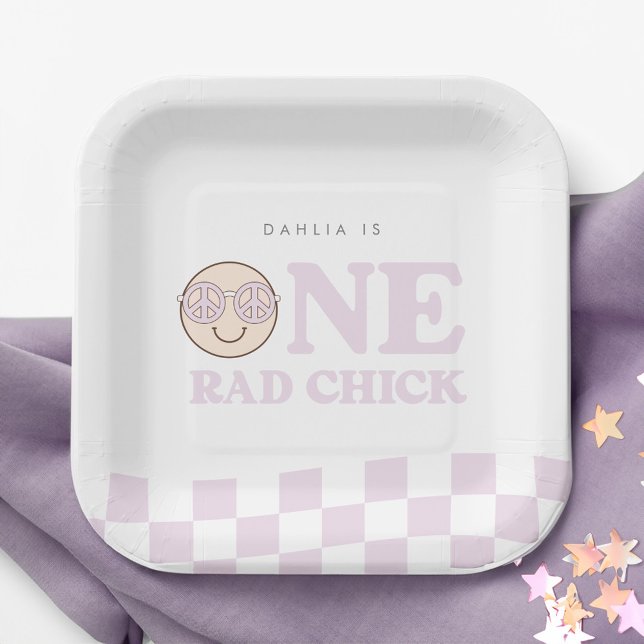 Groovy Girl Checkered Happy Face | 1. Geburtstag Pappteller (Von Creator hochgeladen)