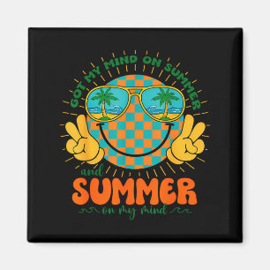 Groovy glückliches Gesicht hat den Sommerlehrer im Magnet