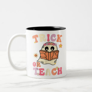 Groovy Halloween Trick oder lehren Retro Blumengho Zweifarbige Tasse
